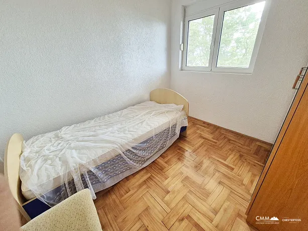 Panoramik manzaralı ve yüzme havuzlu ev